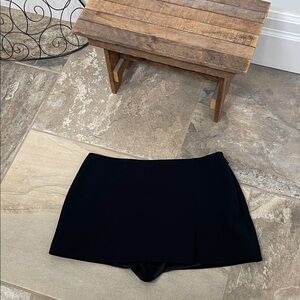 🆕 Aritzia Daphne Skort - Crepette